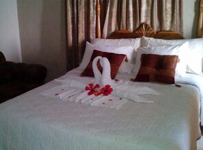Setrika/meja setrika, tempat tidur lipat/tambahan, dan Wi-Fi gratis