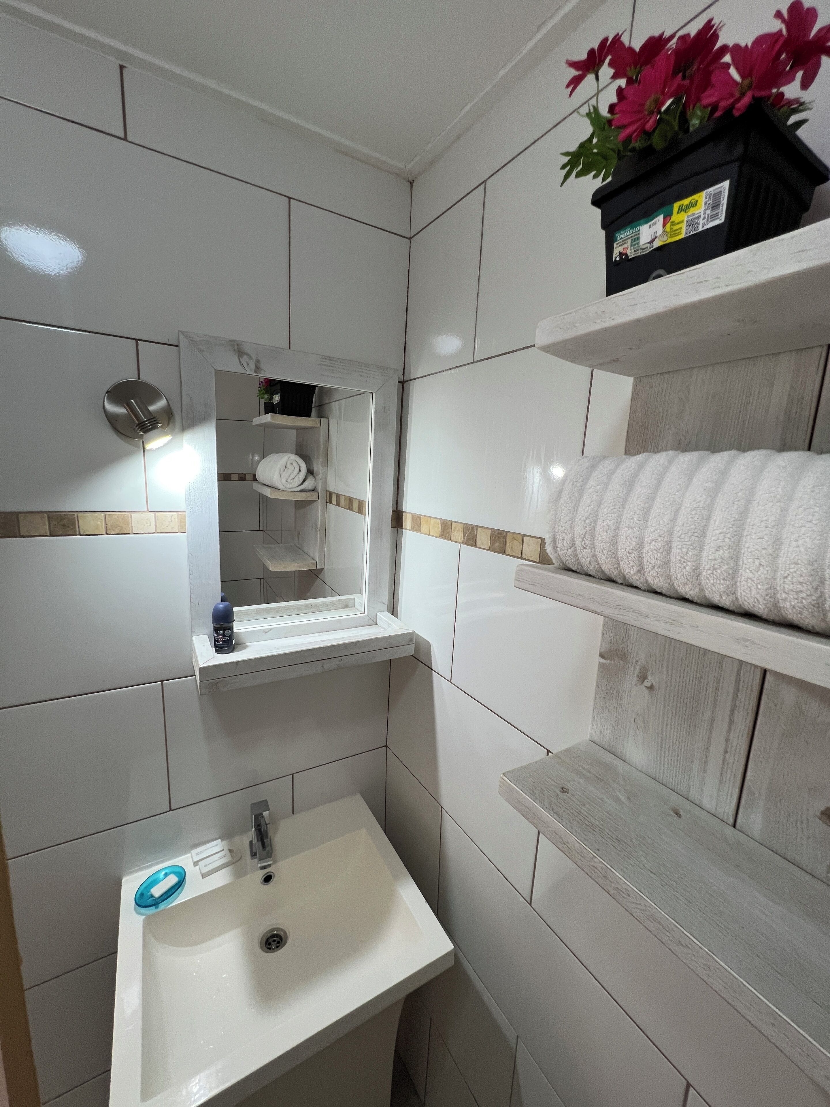 deluxe double room, non smoking, balcony | bathroom | shower, hair dryer, towels
