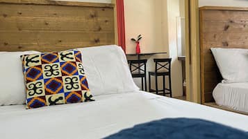 Deluxe appartement, Meerdere bedden, niet-roken, kitchenette | Luxe beddengoed, een kluis op de kamer, een bureau, een laptopwerkplek