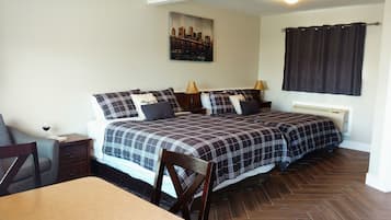 Deluxe Room, Kitchen, Mountain View
