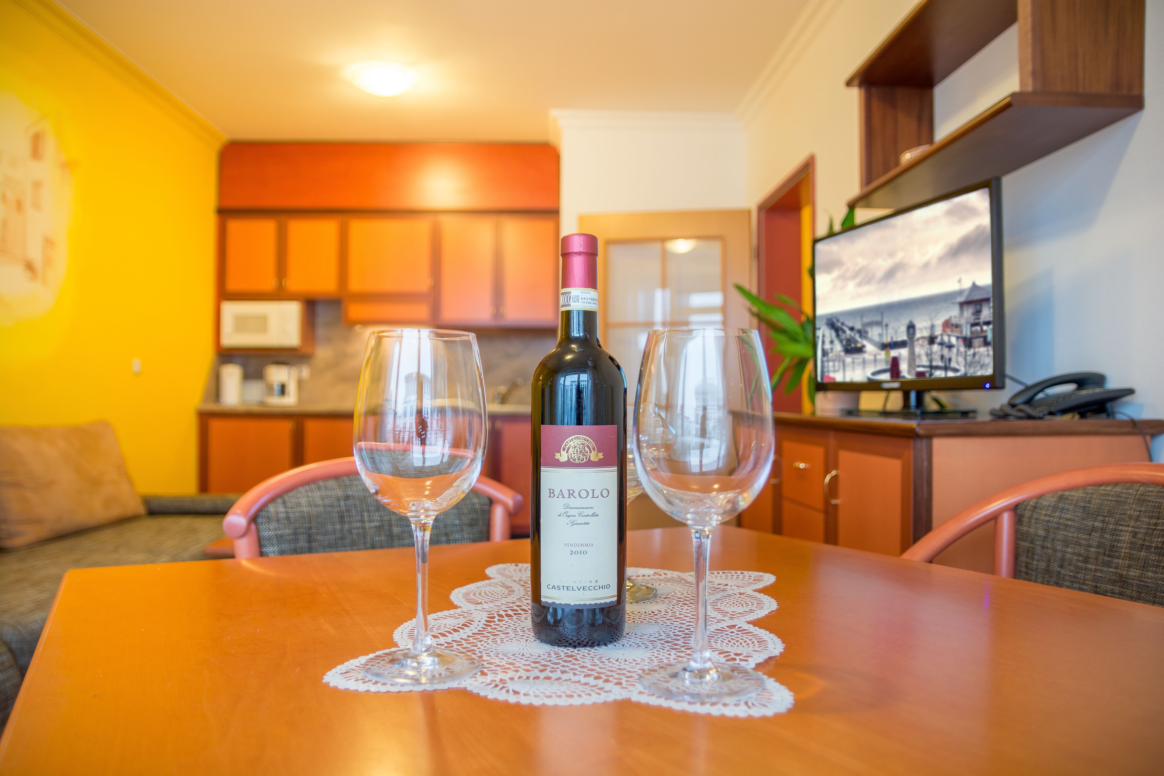 19-inch flat-screen tv with cable channels, tv