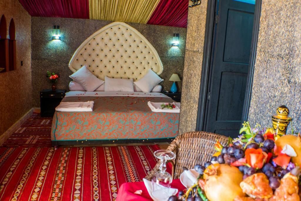 Luxury Double Room Single Use, Non Smoking | Down comforters, memory foam beds, free WiFi, bed sheets