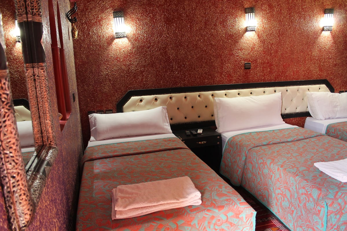 Daunenbettdecken, Betten mit Memory-Foam-Matratzen, kostenloses WLAN