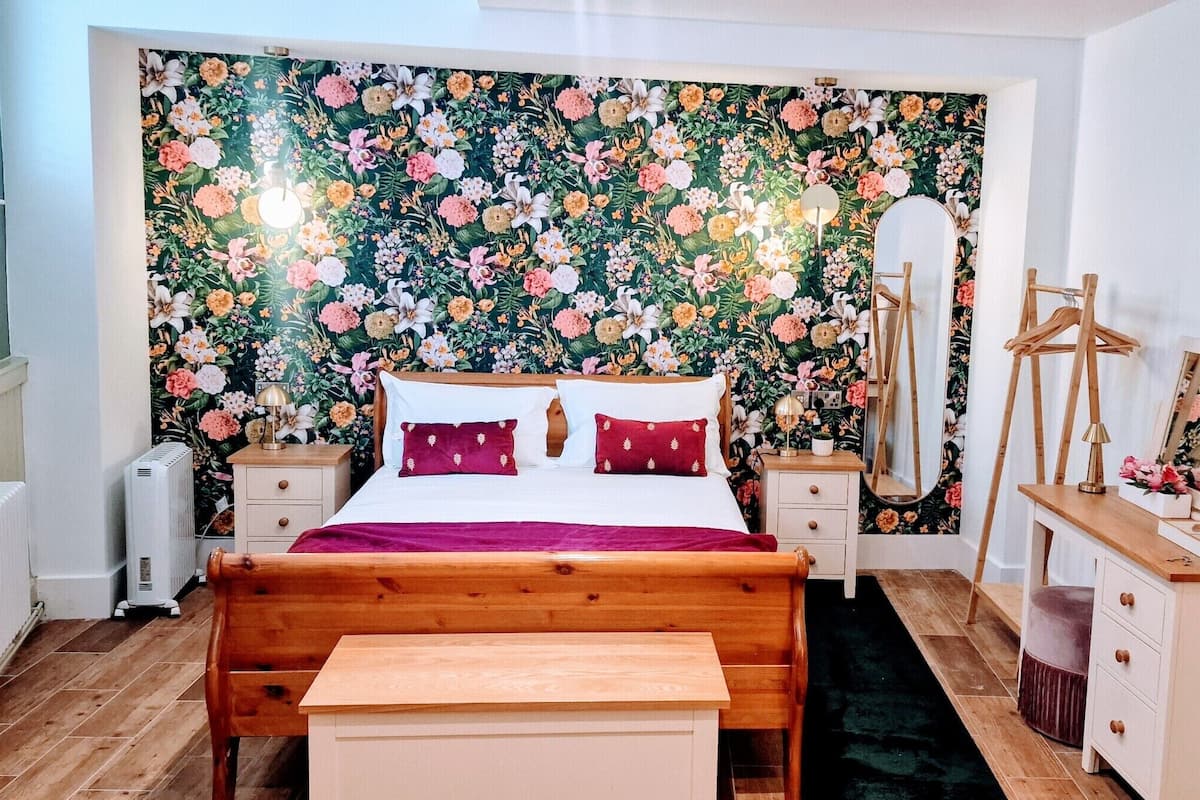 Superior Double Room, Ensuite (Room 11)