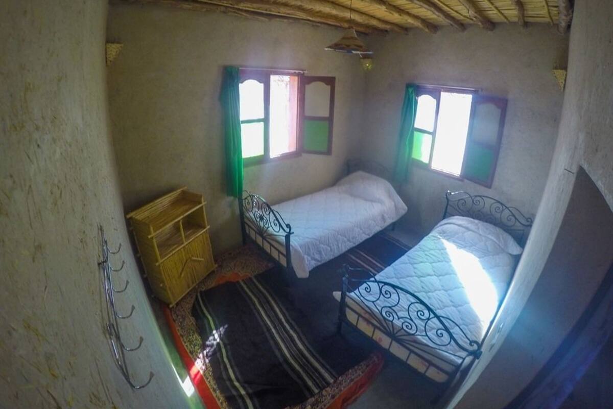 Habitación tradicional con 2 camas individuales, 2 habitaciones, baño privado, vista a la montaña | Caja de seguridad en la habitación y wifi gratis
