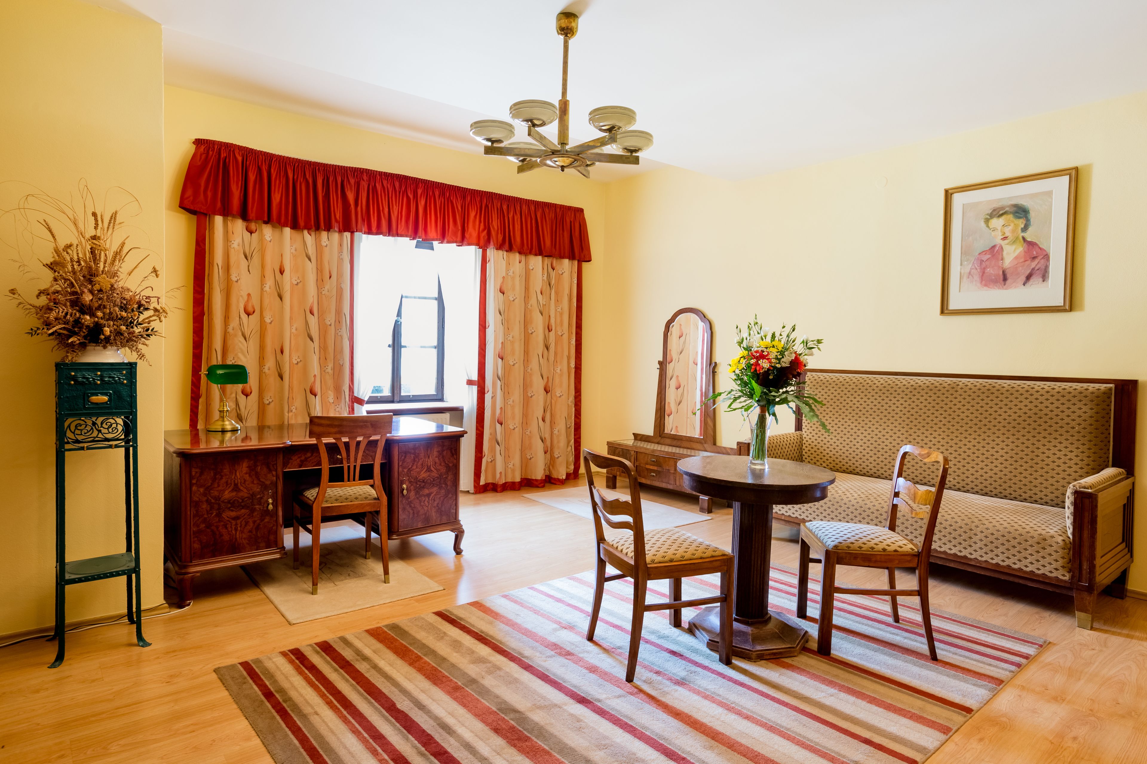 presidential apartment, 1 bedroom, bathtub, city view | minibar, iron/ironing board, free wifi, bed sheets