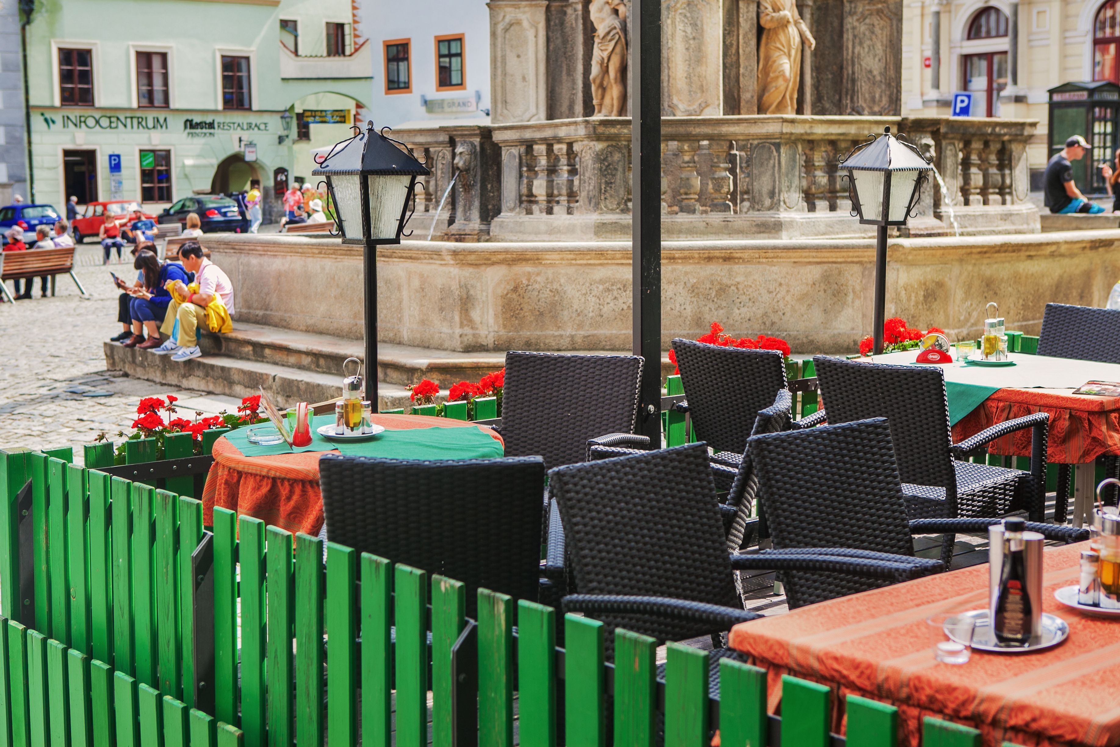 2 ristoranti, aperti a colazione, a pranzo e a cena, cucina regionale