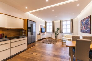 Minibar, bàn ủi/dụng cụ ủi quần áo