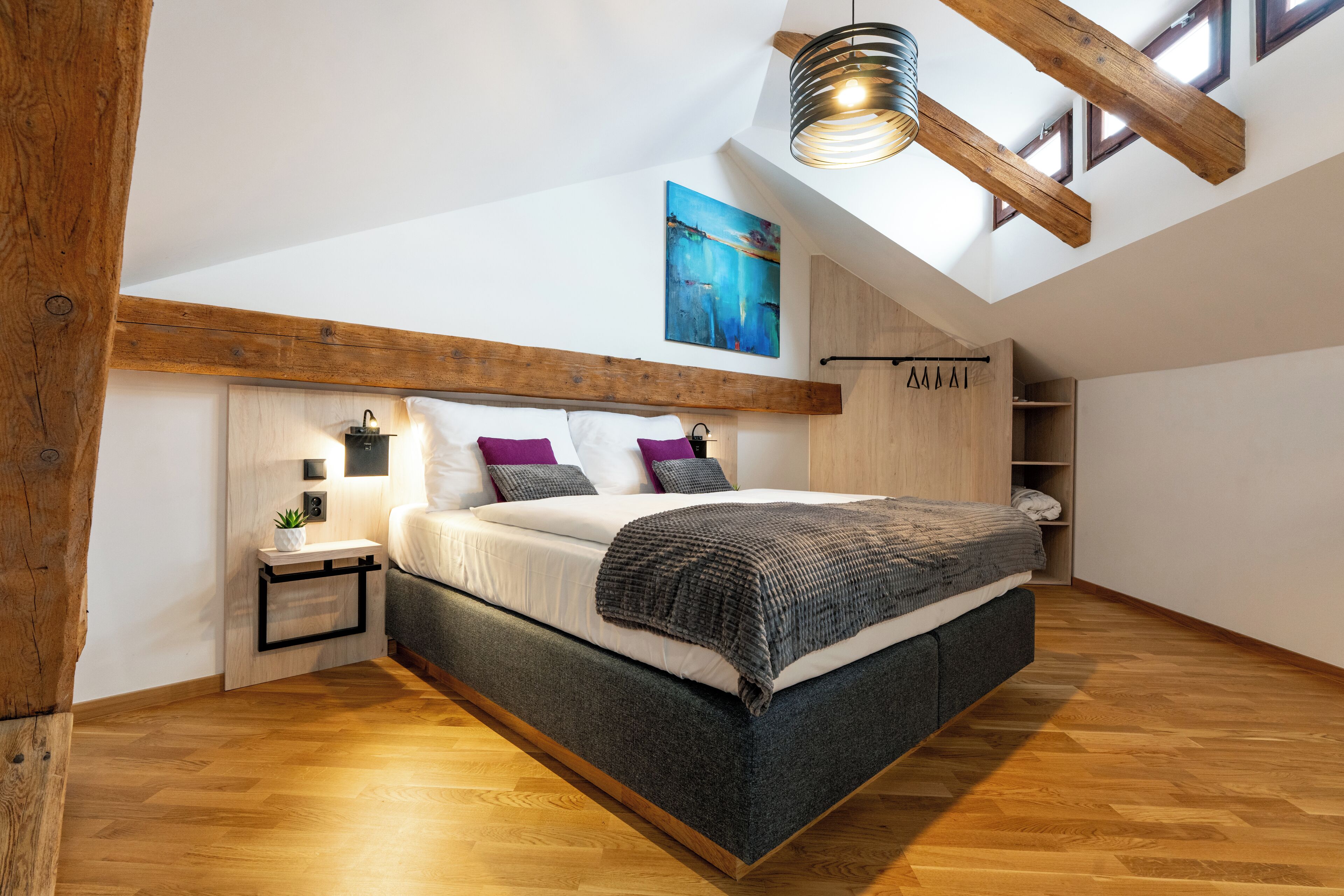 Suite – junior | Minibar, strykejern/-brett, wi-fi (inkludert) og sengetøy