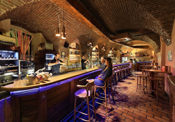 Bar (in der Unterkunft)