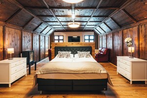 Minibar, tabla de planchar con plancha, wifi gratis y ropa de cama 