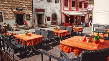 Colazione a buffet inclusa, servita tutte le mattine