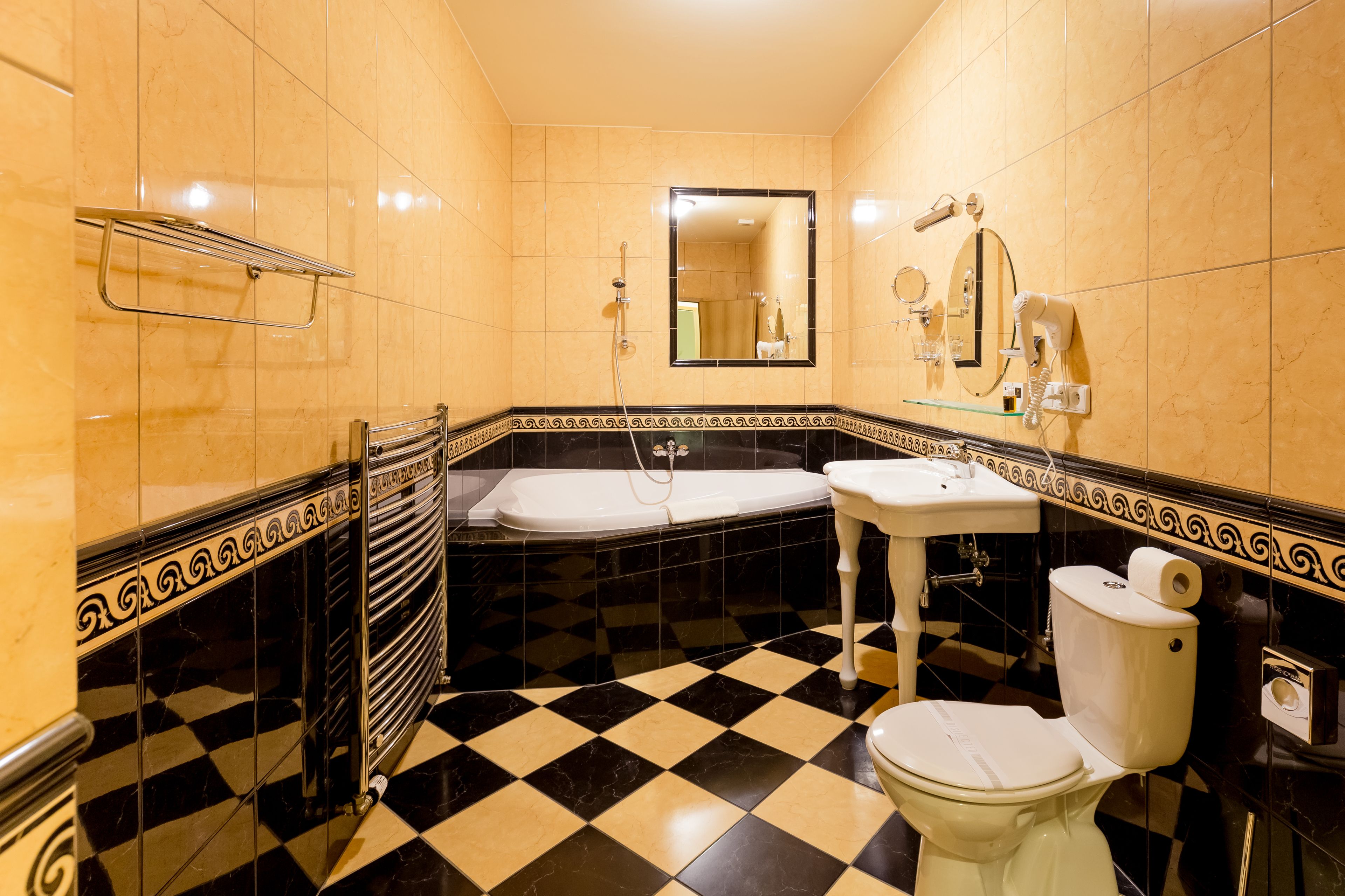 presidential apartment, 1 bedroom, bathtub, city view | bathroom | designer toiletries, hair dryer, towels