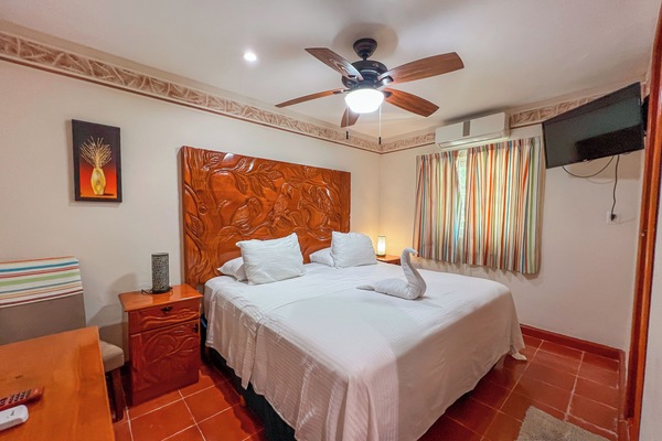 Villa | In-room safe, individually decorated, iron/ironing board, free WiFi