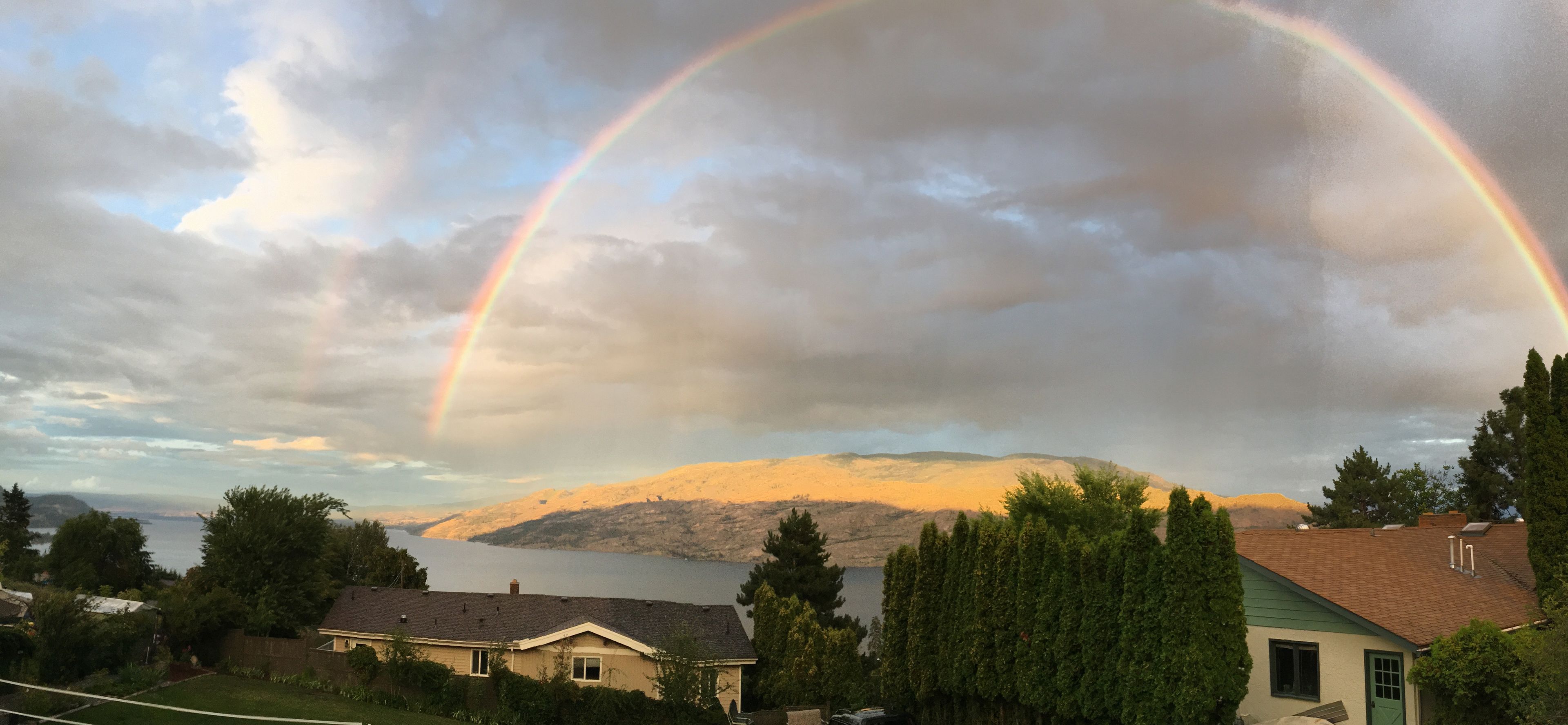 Luxury Suite, 1 King Bed, Balcony, Lake View | Exterior