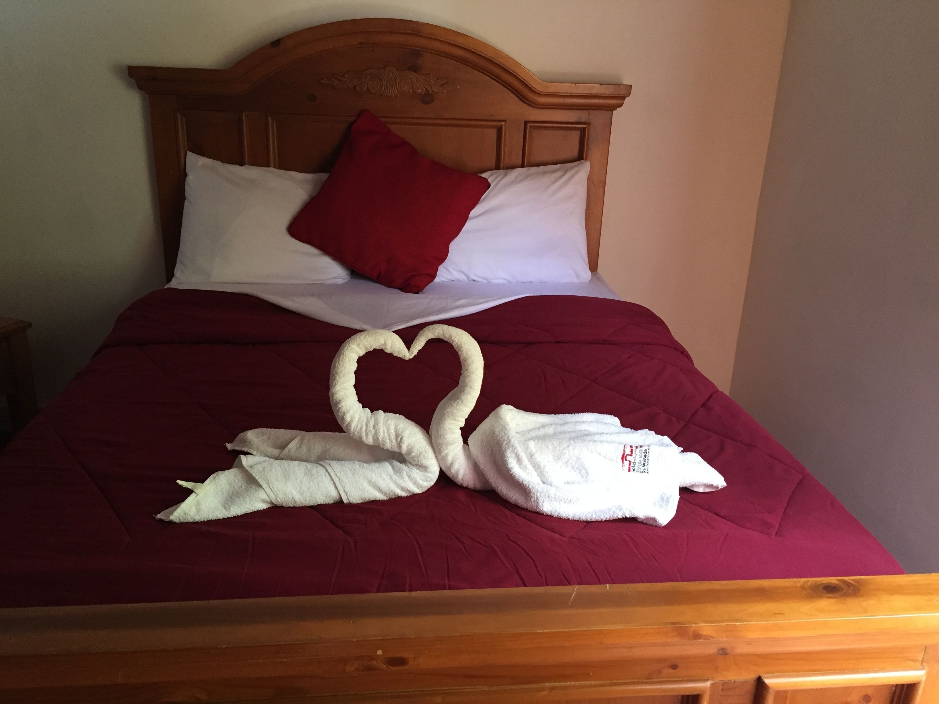 deluxe room, 1 queen bed | rollaway beds, free wifi