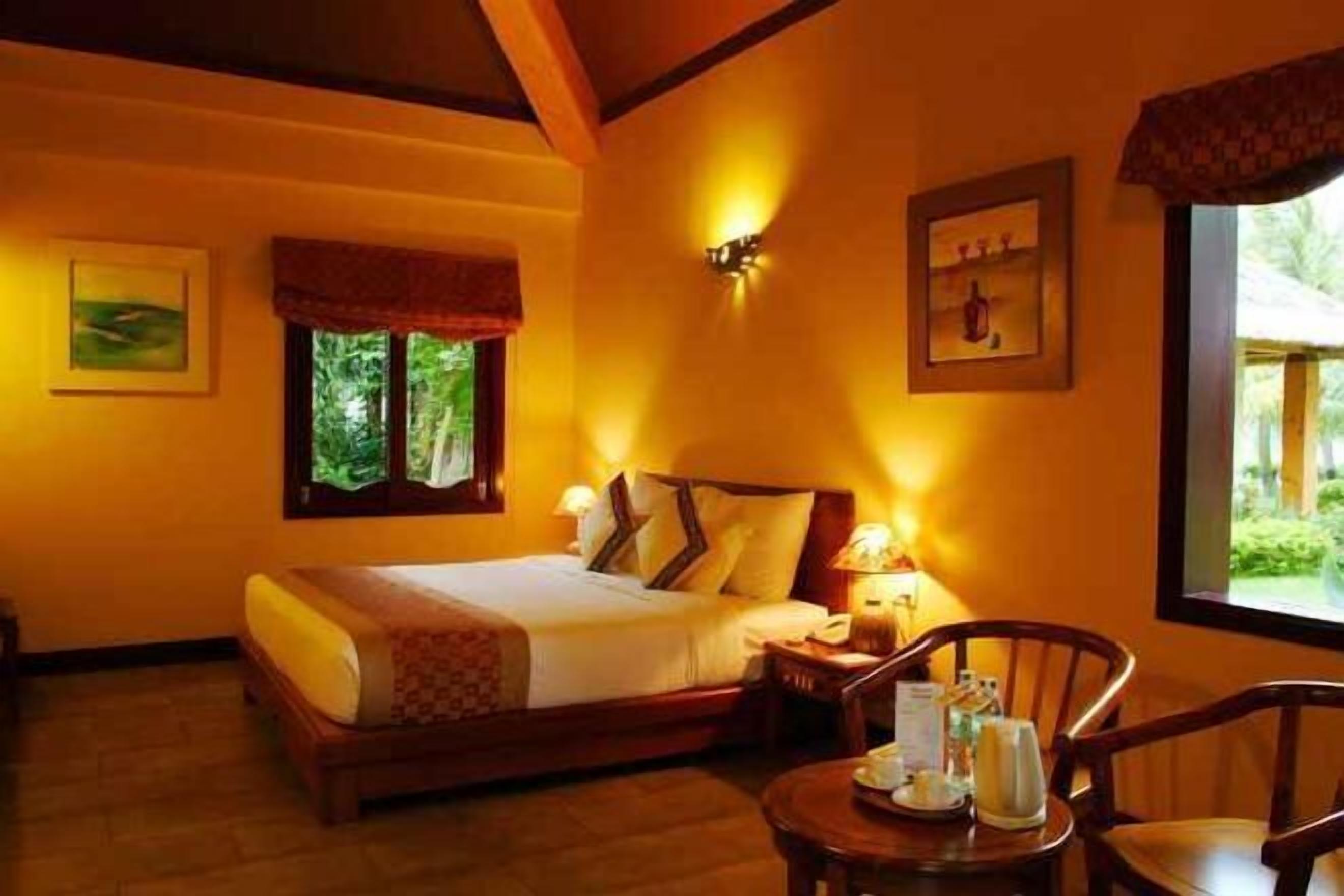 Minibar, safe på rommet, skrivebord og barnesenger (inkludert)