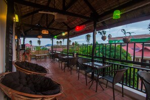 Outdoor pool - Pension Lodge - Hostel (Siem Reap)