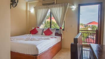 Deluxe Double Fan, Free Pick Up | 1 bedroom, minibar, in-room safe, desk