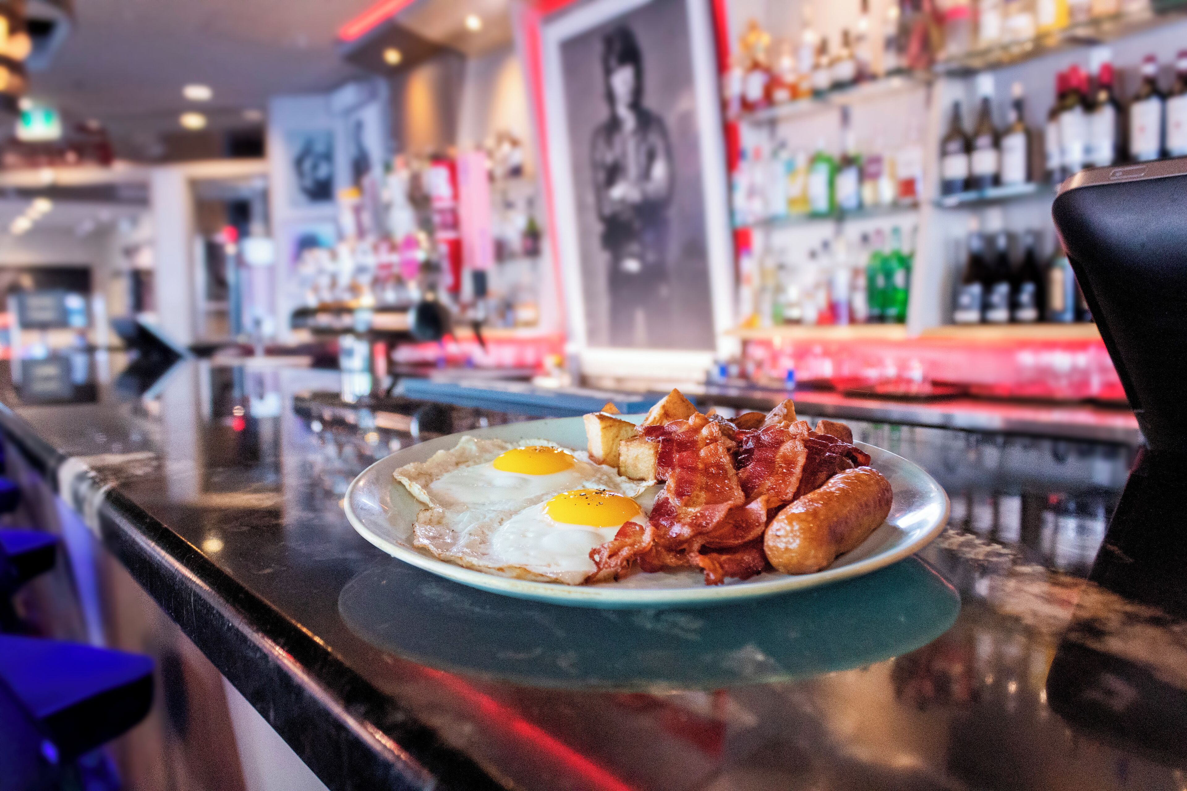 daily cooked-to-order breakfast for a fee