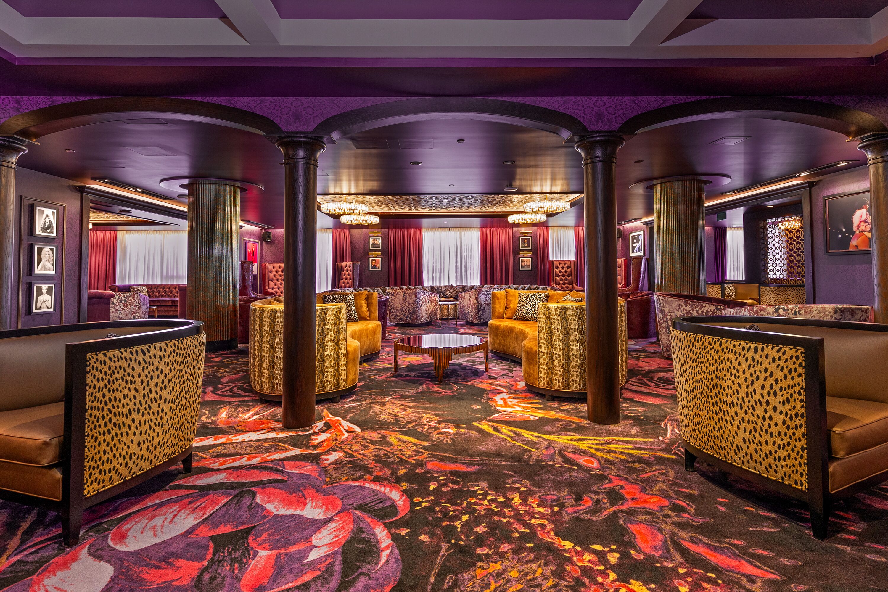 2 barer/lounger, lobbylounge og cocktailbar