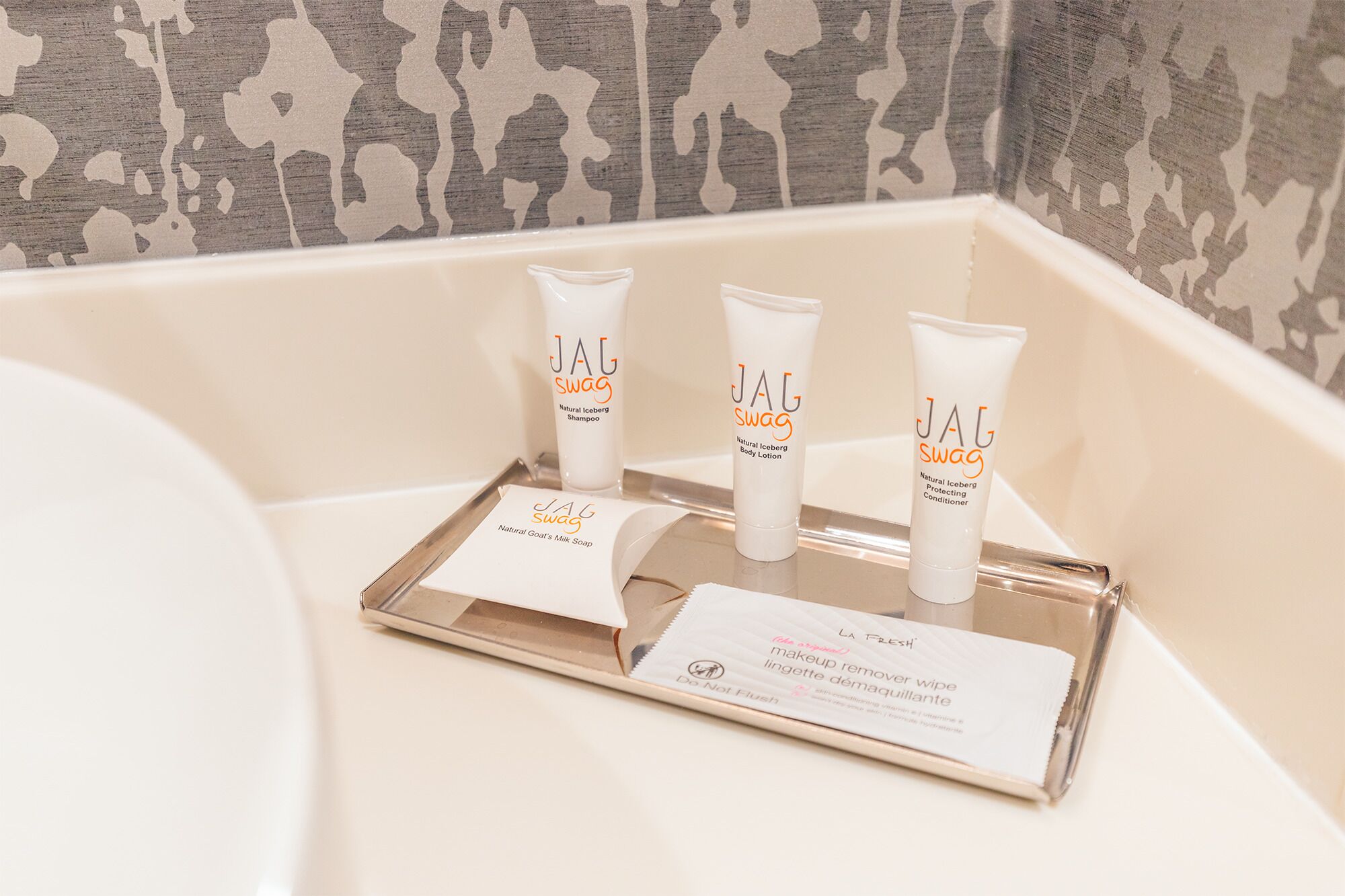 shower, rainfall showerhead, free toiletries, hair dryer