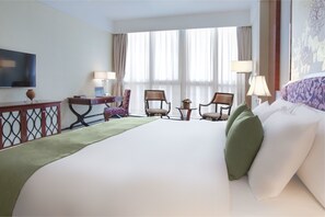 Club Deluxe Room (10th floor) | Minibar, in-room safe, desk, soundproofing - Hotels & Preference Hualing Tbilisi (Tbilisi)