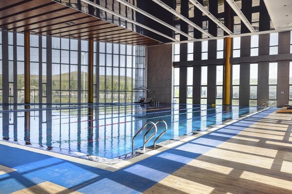 2 indoor pools, sun loungers