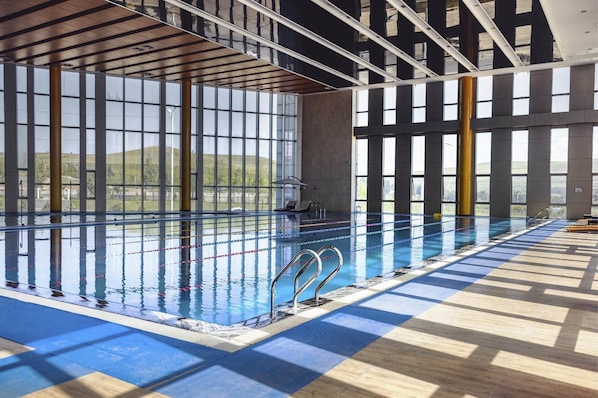 2 indoor pools, pool loungers