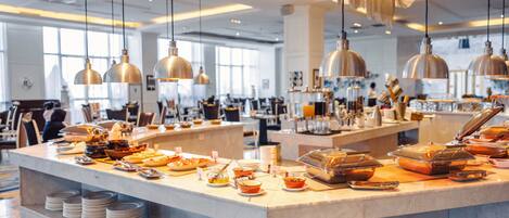 Daily buffet breakfast (USD 20 per person)