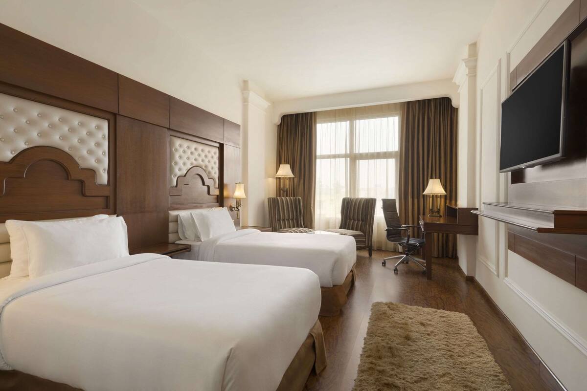 1 bedroom, in-room safe, desk, iron/ironing board