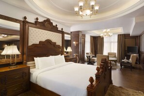 1 quarto, cofres nos quartos, escrivaninha
