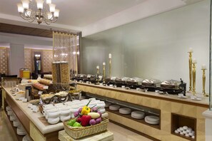 Tägliches Frühstücksbuffet gegen Gebühr