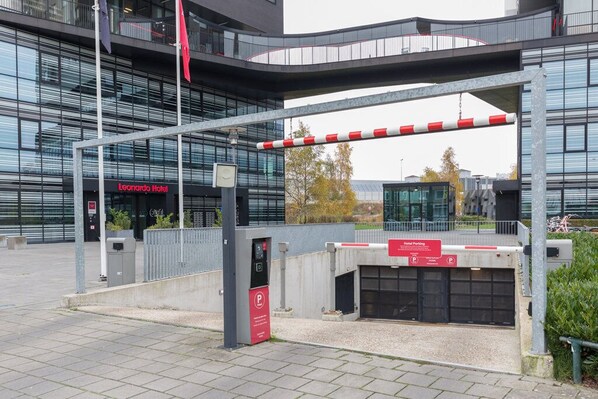 Self-parking (surcharge) 9.5 per day