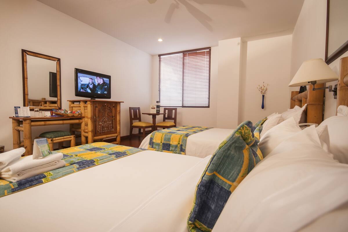 standard twin room | 1 bedroom, premium bedding, in-room safe, desk