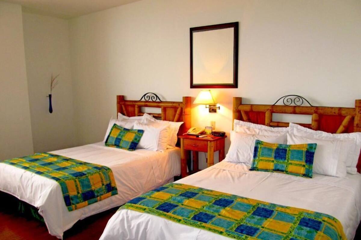 Literie de qualité supérieure, coffres-forts dans les chambres, bureau