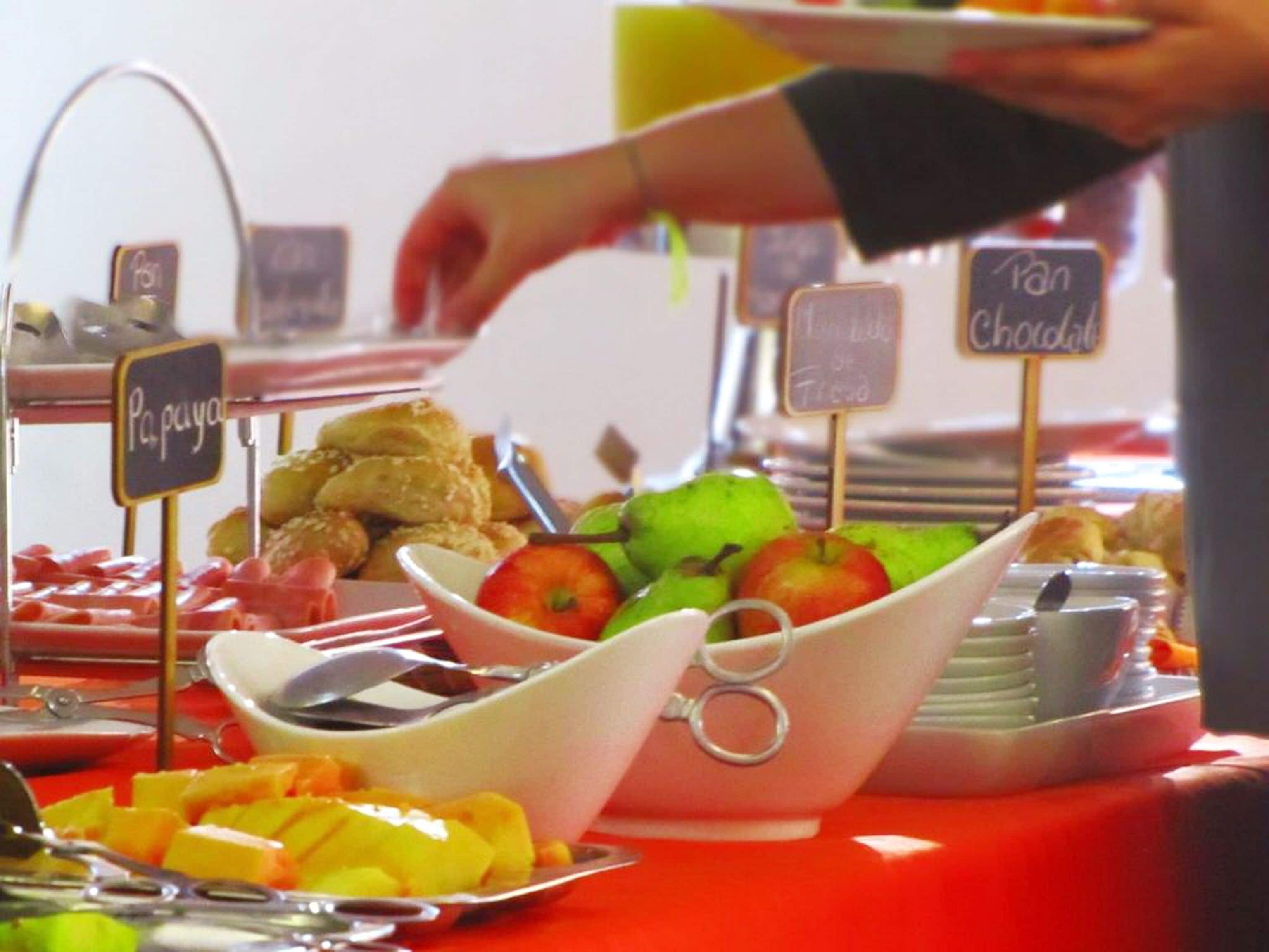 free daily full breakfast