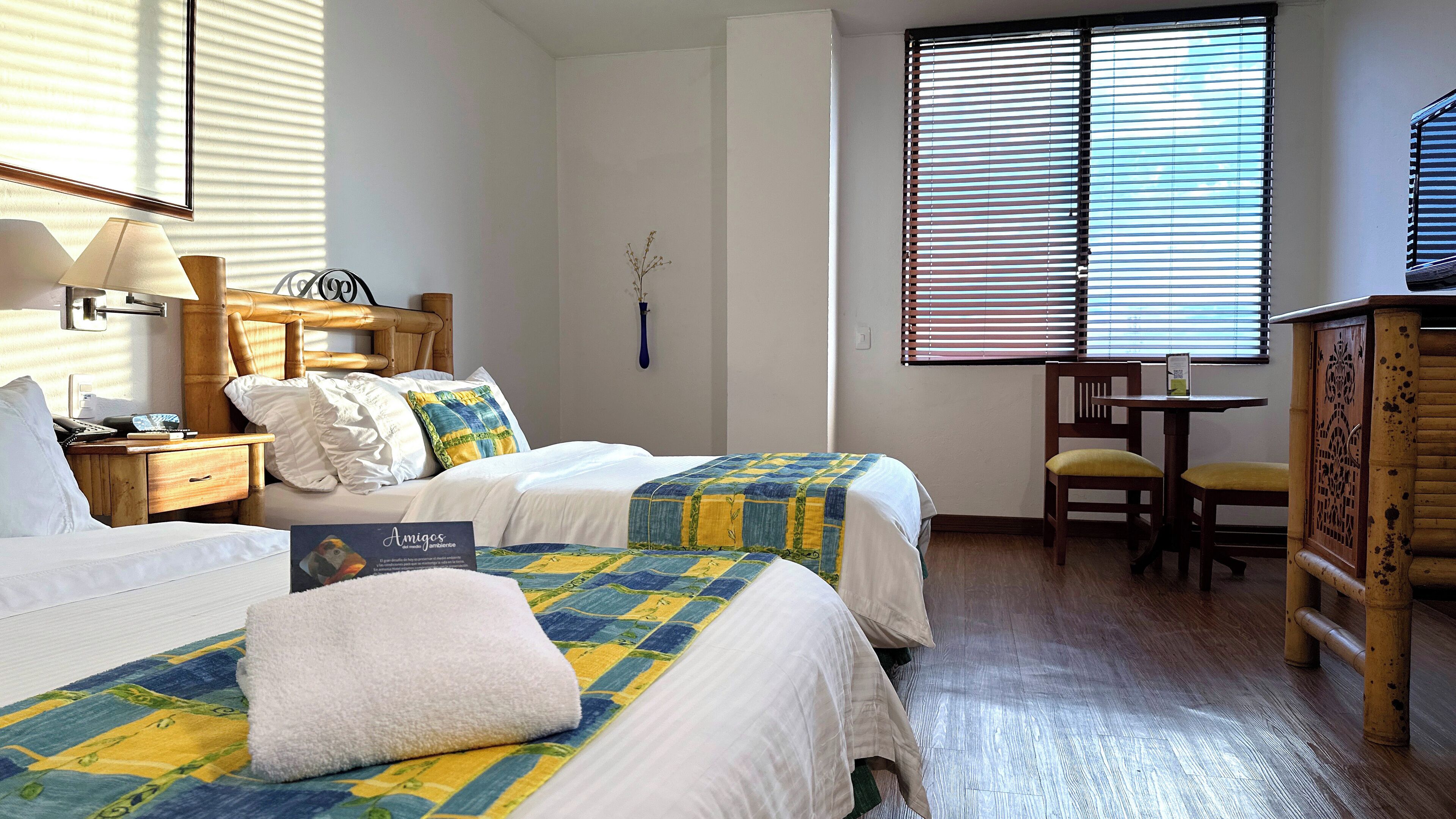 スーペリア ツインルーム | 高級寝具、セーフティボック  ス (室内)、デスク、防音設備