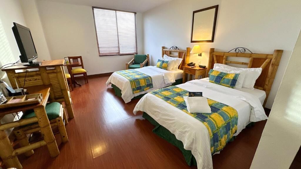 高級寝具、セーフティボックス (室内)、デスク、防音設備