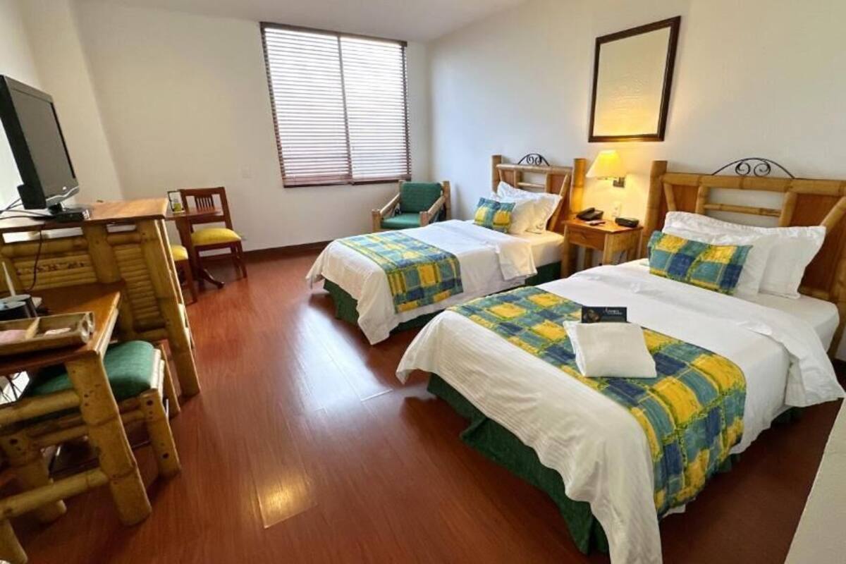 Literie de qualité supérieure, coffres-forts dans les chambres, bureau