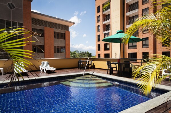 Outdoor pool, pool loungers