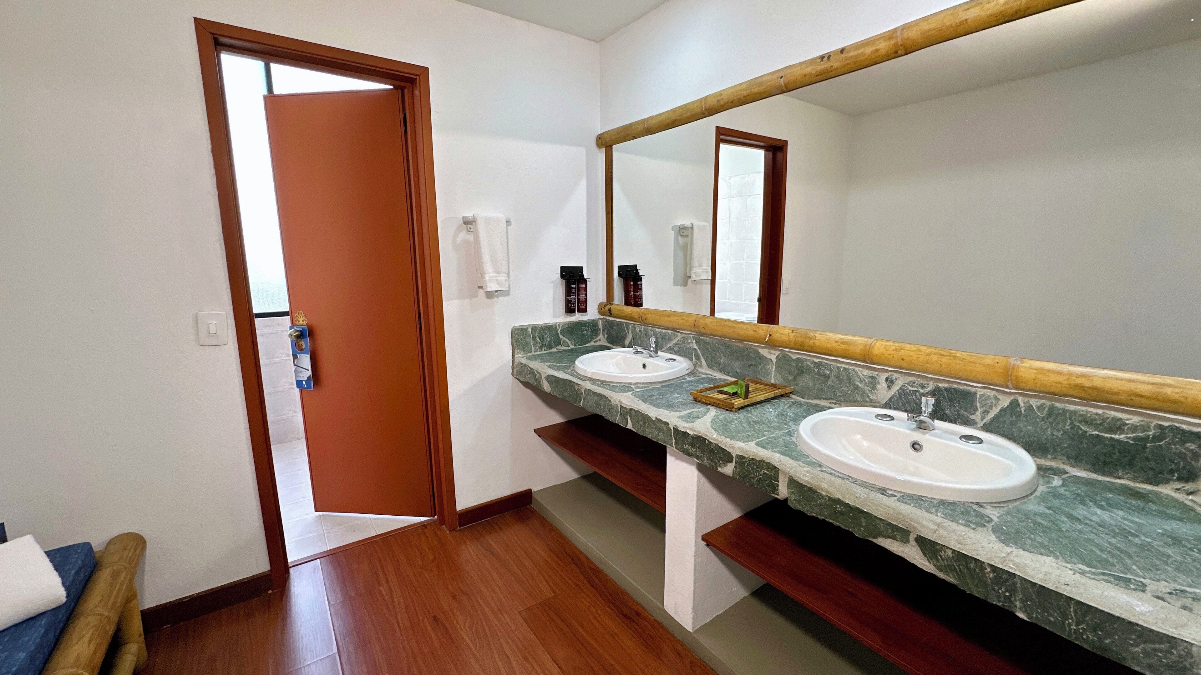 Photo - Armenia Hotel