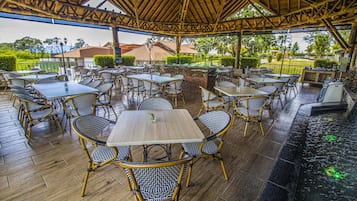 3 restaurants, breakfast, lunch, dinner served; international cuisine