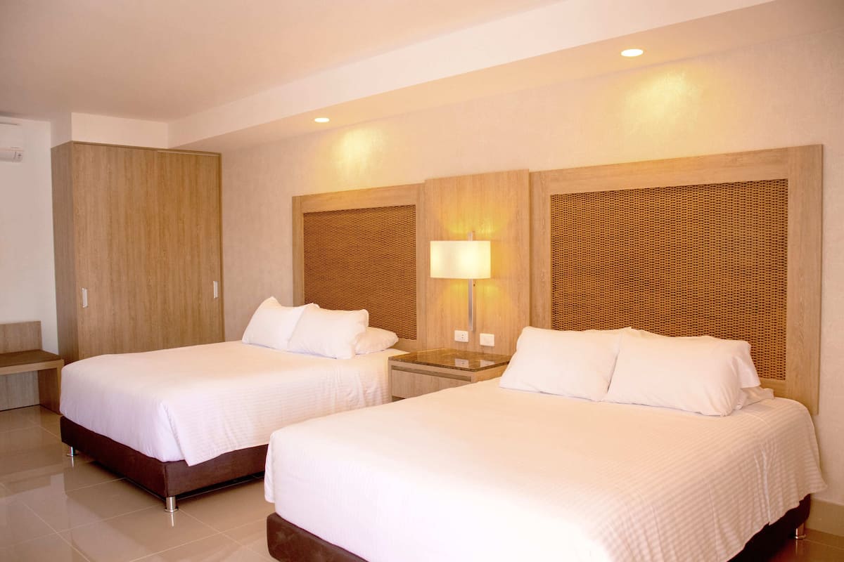 Minibar, in-room safe, free WiFi
