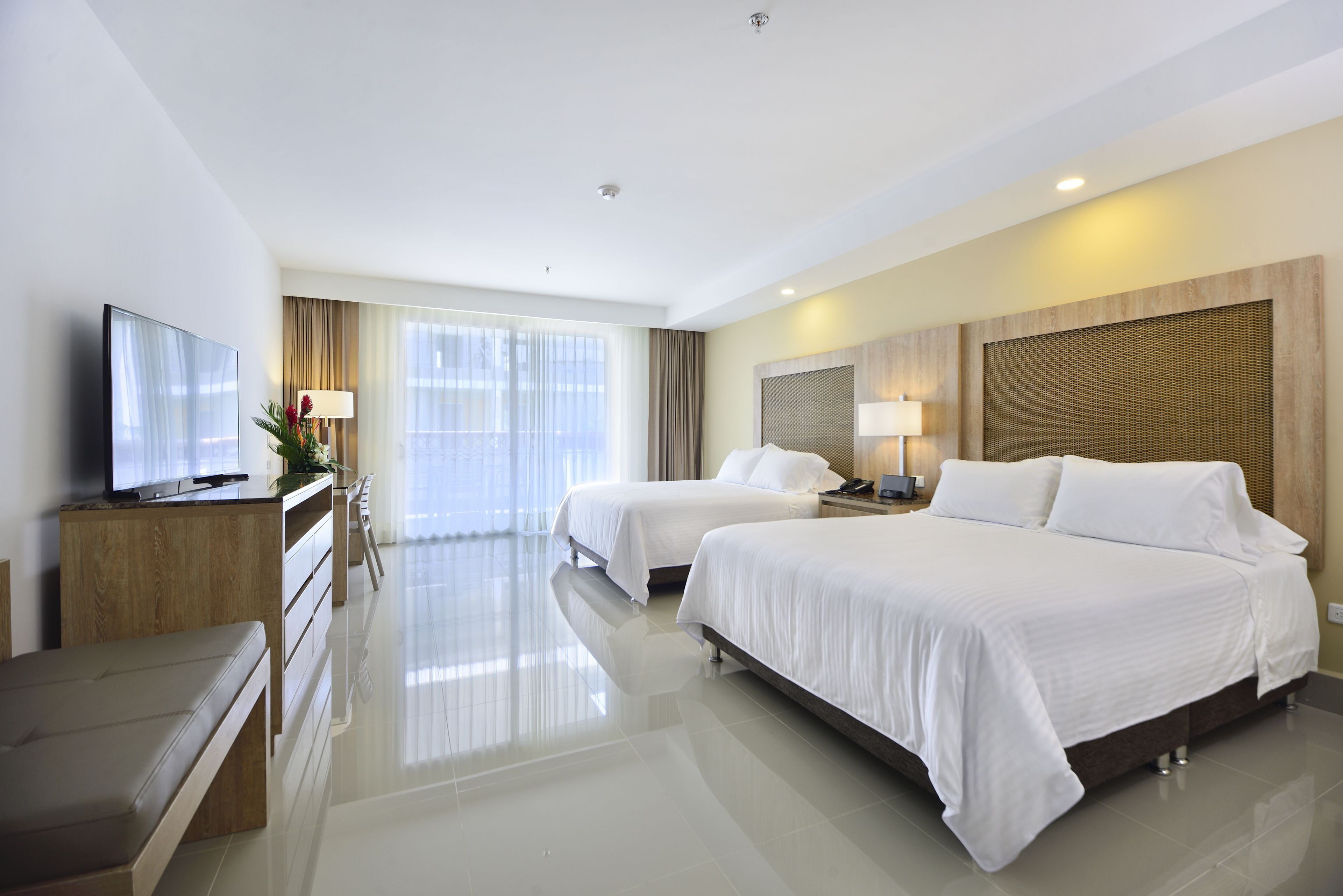Minibar, in-room safe, free WiFi