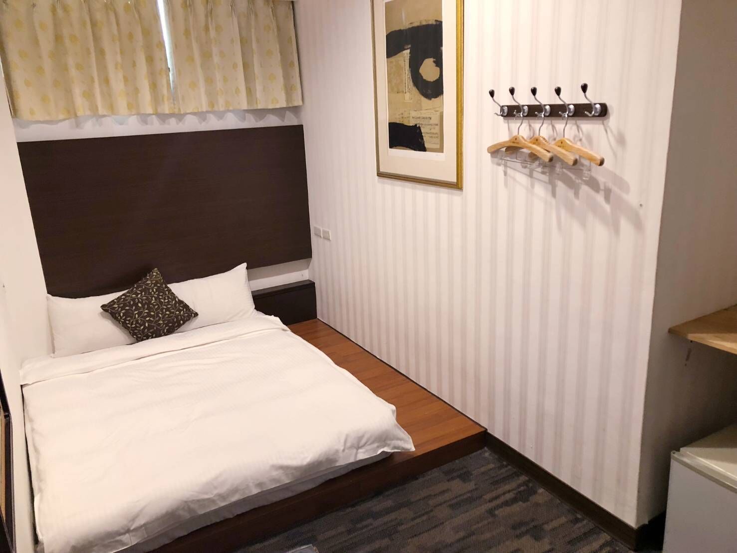 standard double room | desk, free wifi, bed sheets