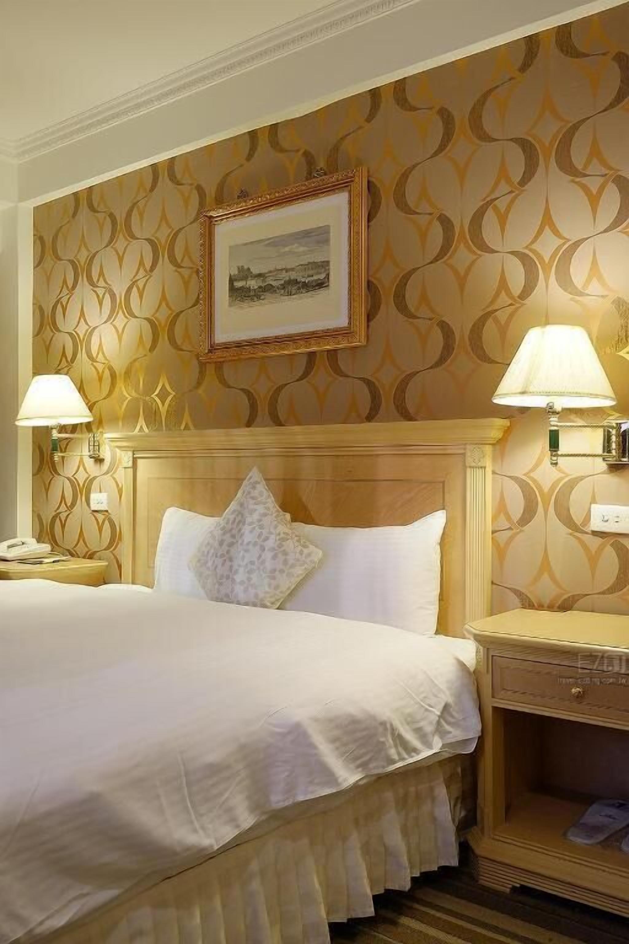 Desk, blackout drapes, rollaway beds, free WiFi