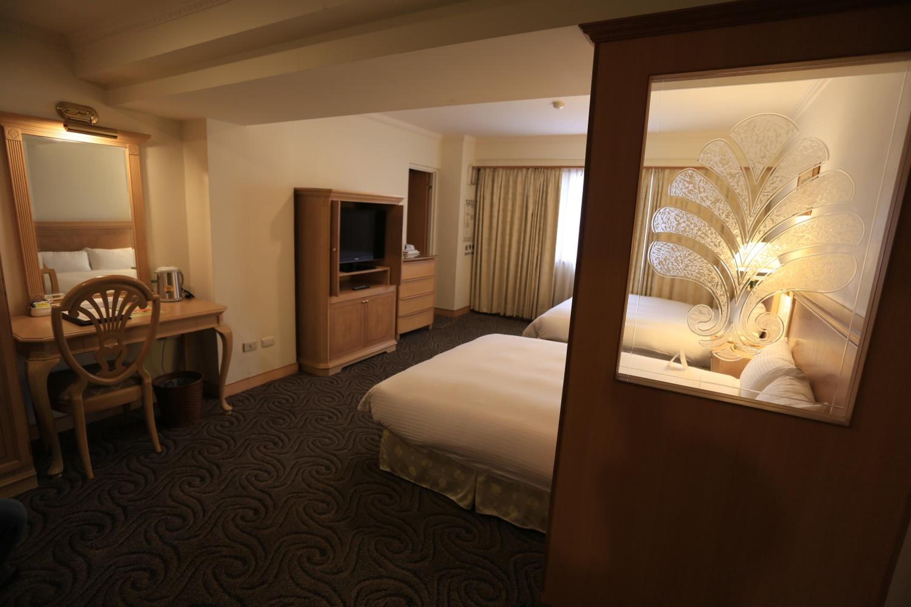 Desk, blackout drapes, rollaway beds, free WiFi