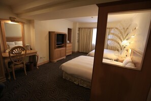 Bureau, rideaux occultants, lits pliants/supplémentaires, Wi-Fi gratuit