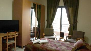 Studio | Két bảo mật tại phòng, bàn, màn/rèm cản sáng